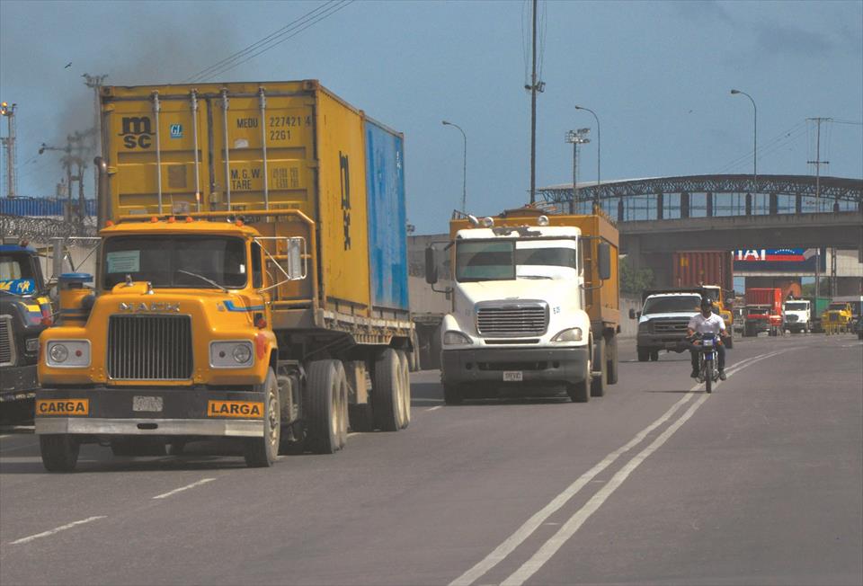 Restringen circulación de vehículos de carga en el país desde el sábado
