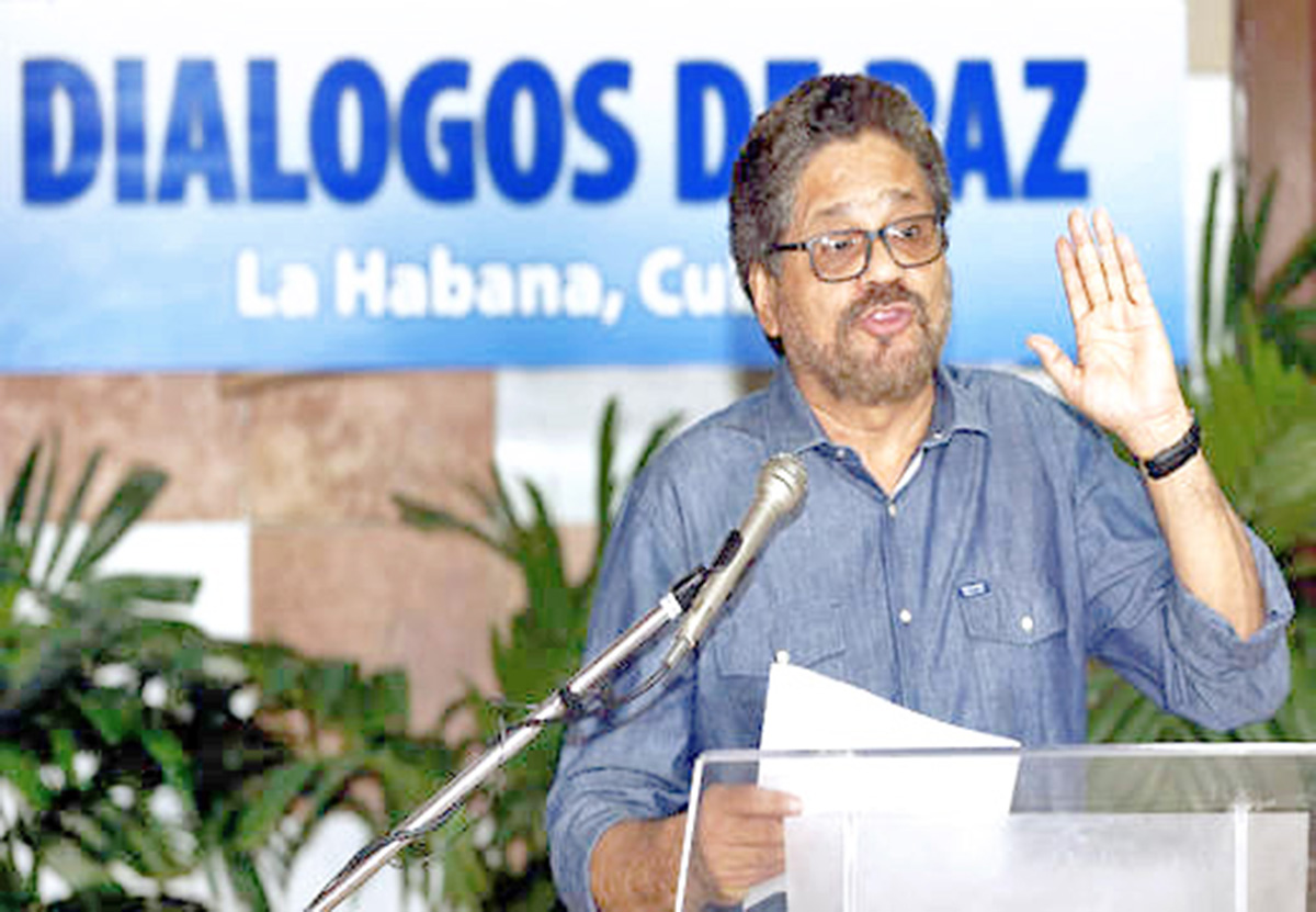 Aprueba plebiscito para refrendar acuerdos con FARC