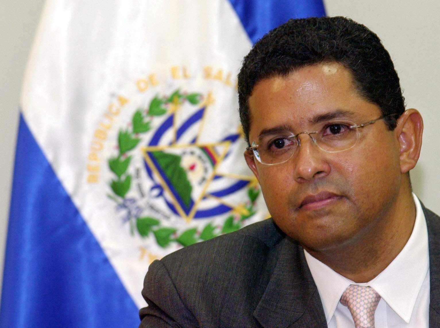 Fallece expresidente de El Salvador investigado por corrupción