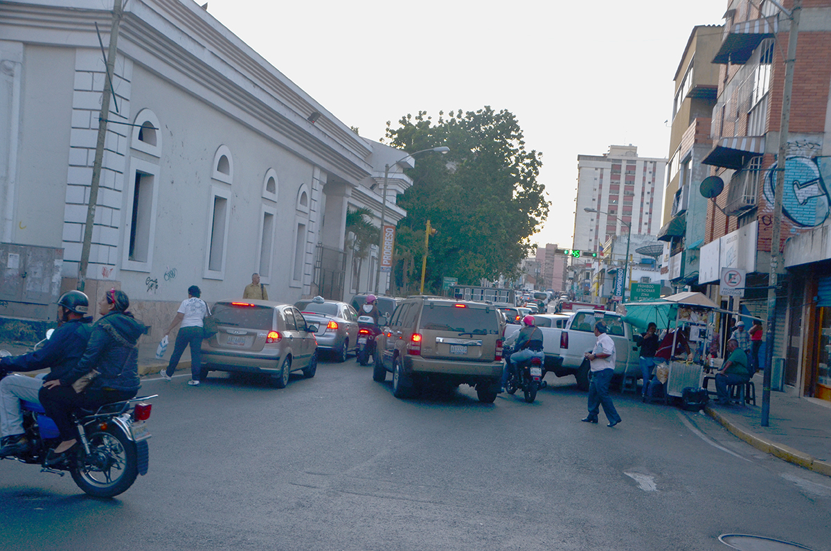 Denuncian ola de atracos en las Cuatro Esquinas