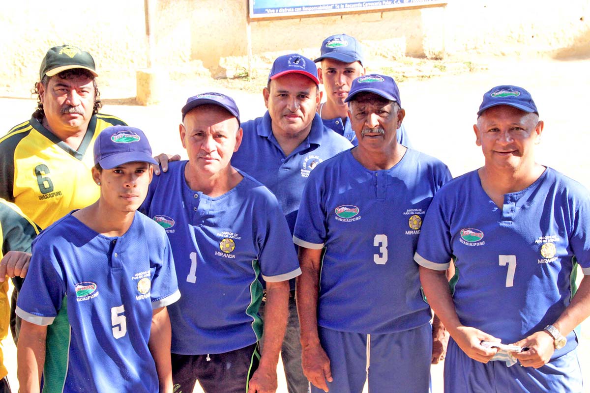 Amigos de Pan de Azúcar fueron los machos en bolas criollas de Navidad