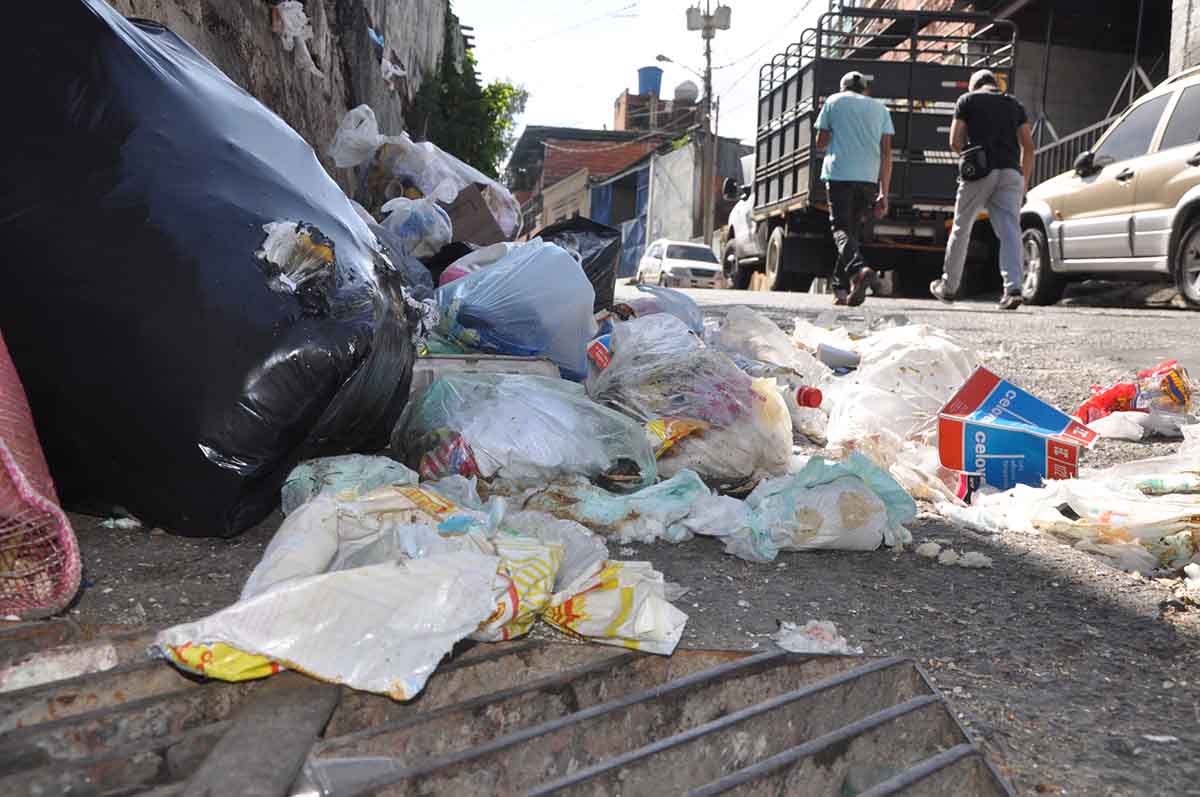 Aseo, vialidad y agua son males de morir en el 23 de Enero