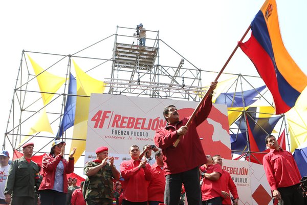 Maduro: Si aprueban la Ley de Propiedad, no podré construir más viviendas