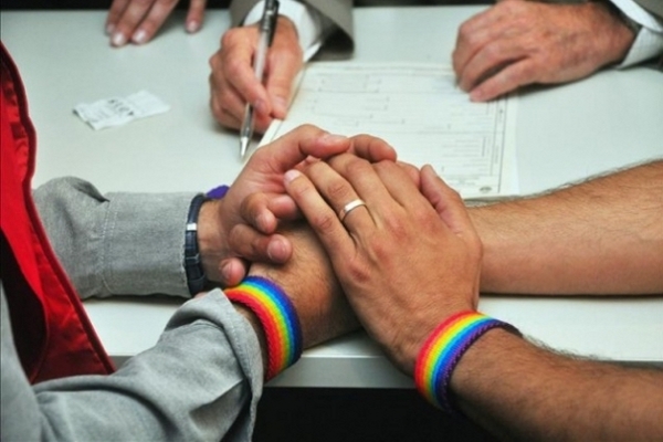 Homosexuales peruanos celebraron bodas simbólicas