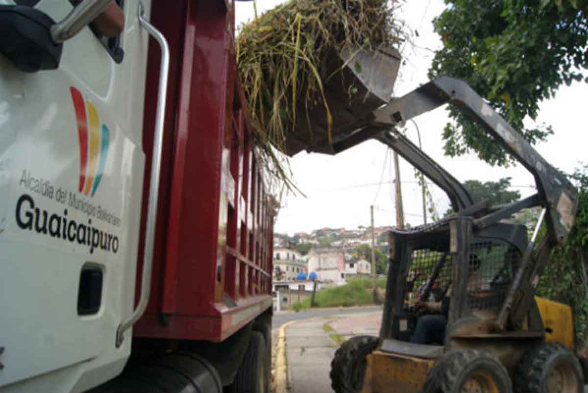 Remueven 90 toneladas de desechos en carretera vieja y Ramo Verde