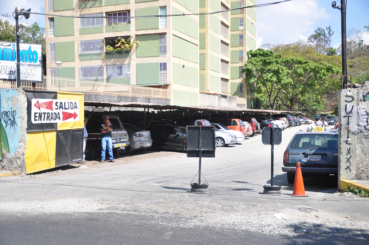 Aseguran que tarifas de estacionamientos  no cubren las necesidades