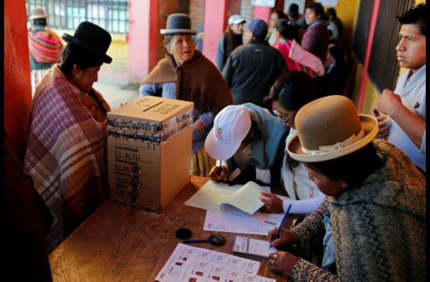 Morales espera remontar resultados de referendo sobre su reelección