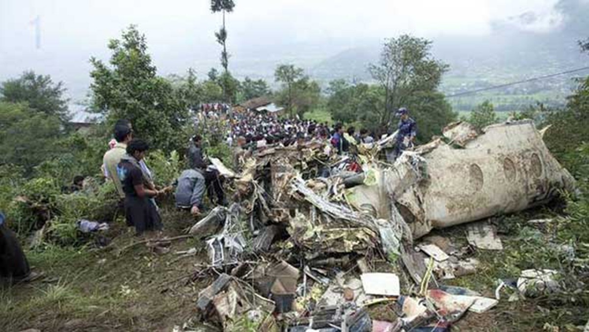 Avión con 23 personas a bordo se estrelló en Nepal