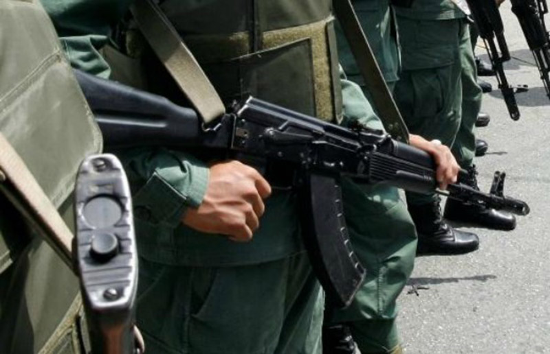 Robaron 21 fusiles de la Guardia de Honor en Aragua