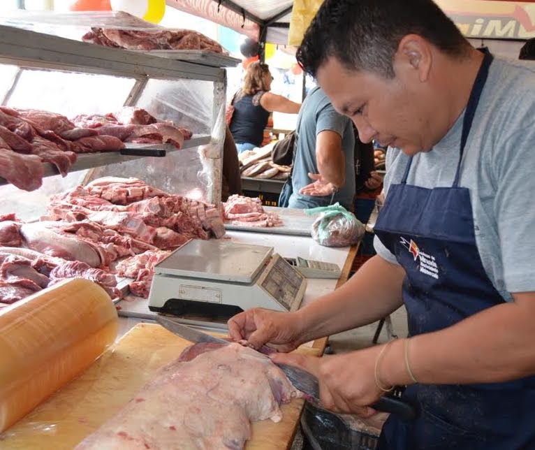 Mercado a cielo abierto en Plaza Los Teques