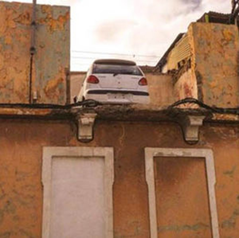 Un estacionamiento “Por todo lo alto” ¿Insólito o increíble?