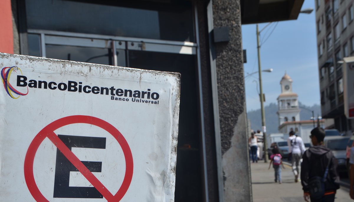 Pensionados llevan más de un mes  sin cobrar en el Banco Bicentenario