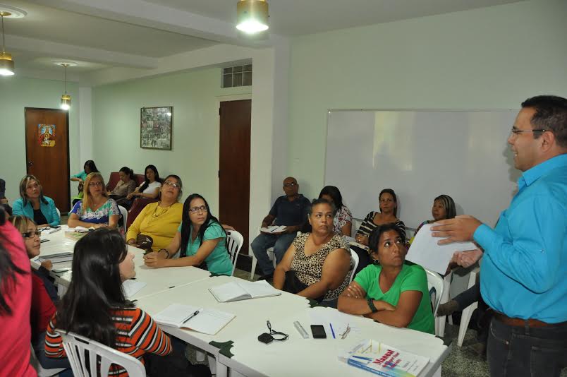 Docentes estadales se preparan para concurso de ascenso