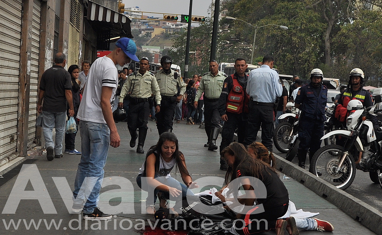 Ultimaron a dos hombres en el centro de Los Teques