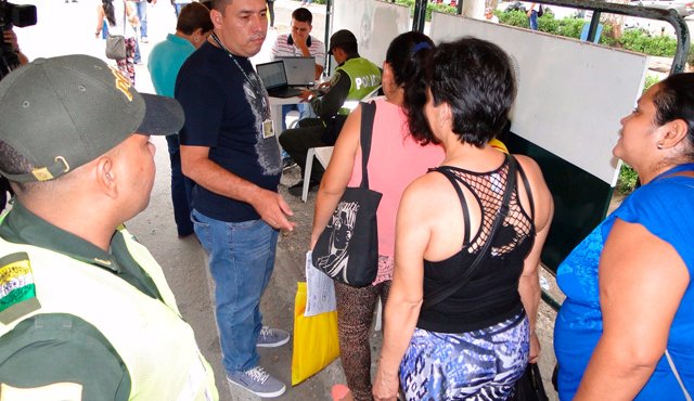Venezolanos deben pagar $40 diarios para estar en Colombia