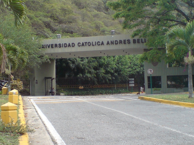 Sundde realiza inspecciones de matrículas en universidades