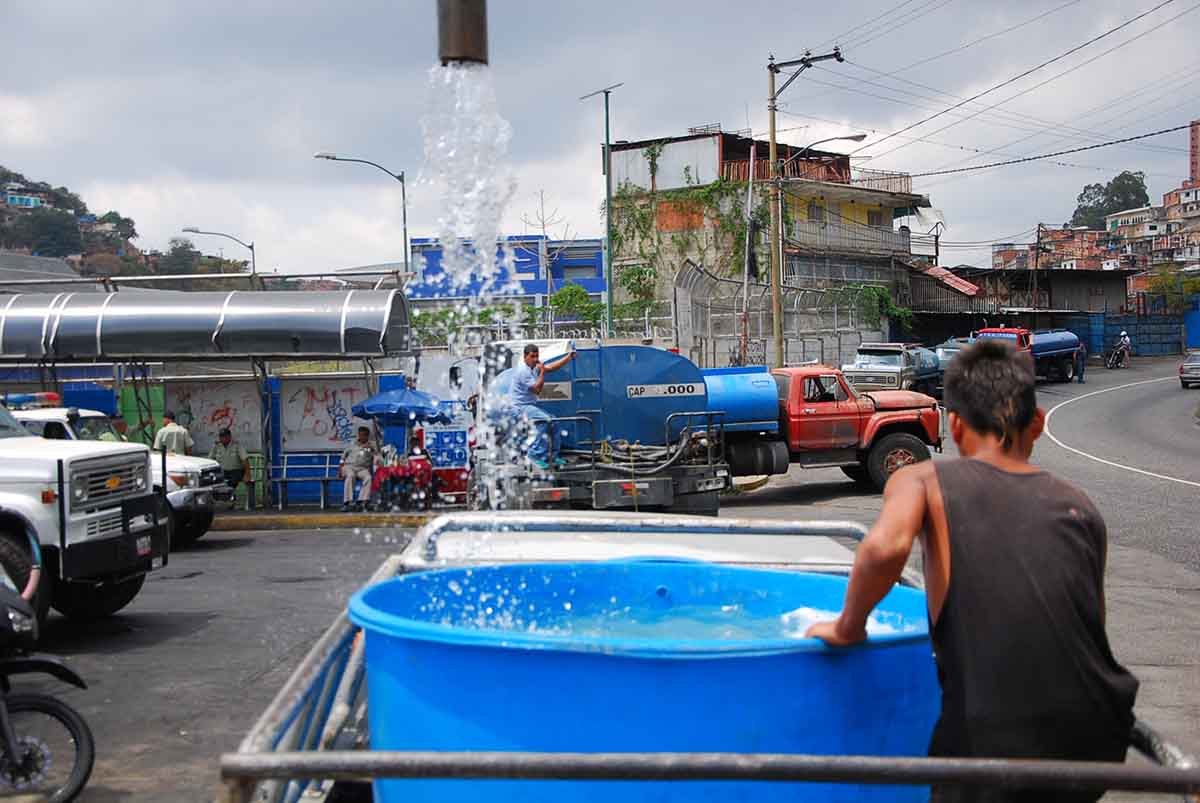 Alcaldía lleva agua a 32 comunidades