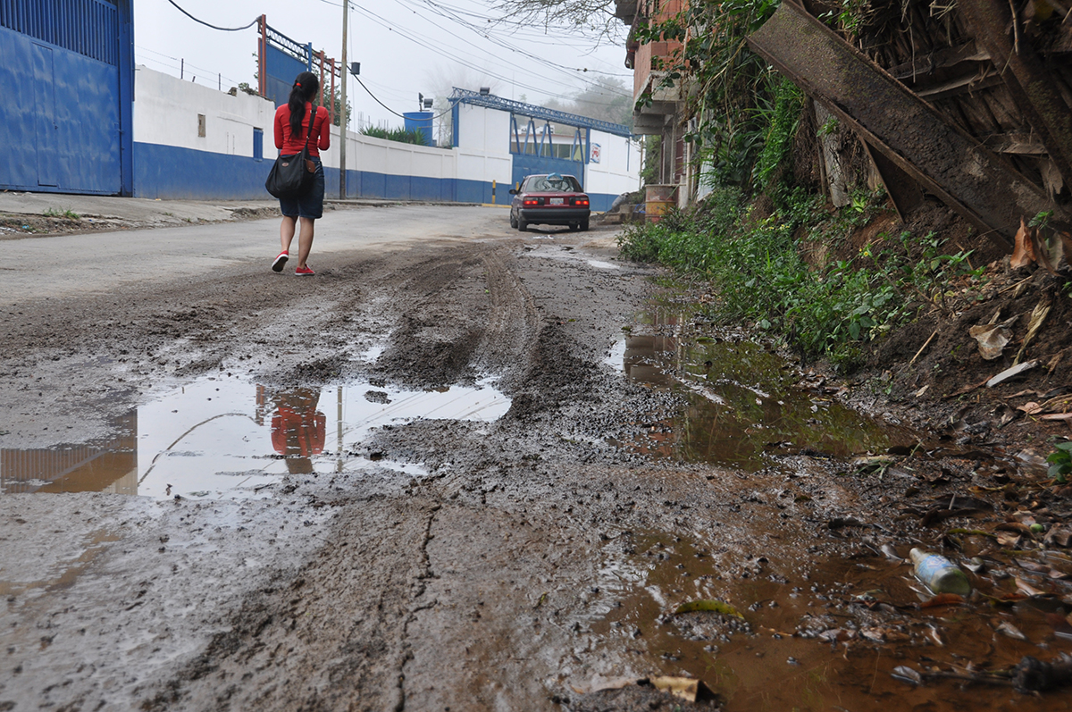 Cumbre Roja pasa trabajo con el agua