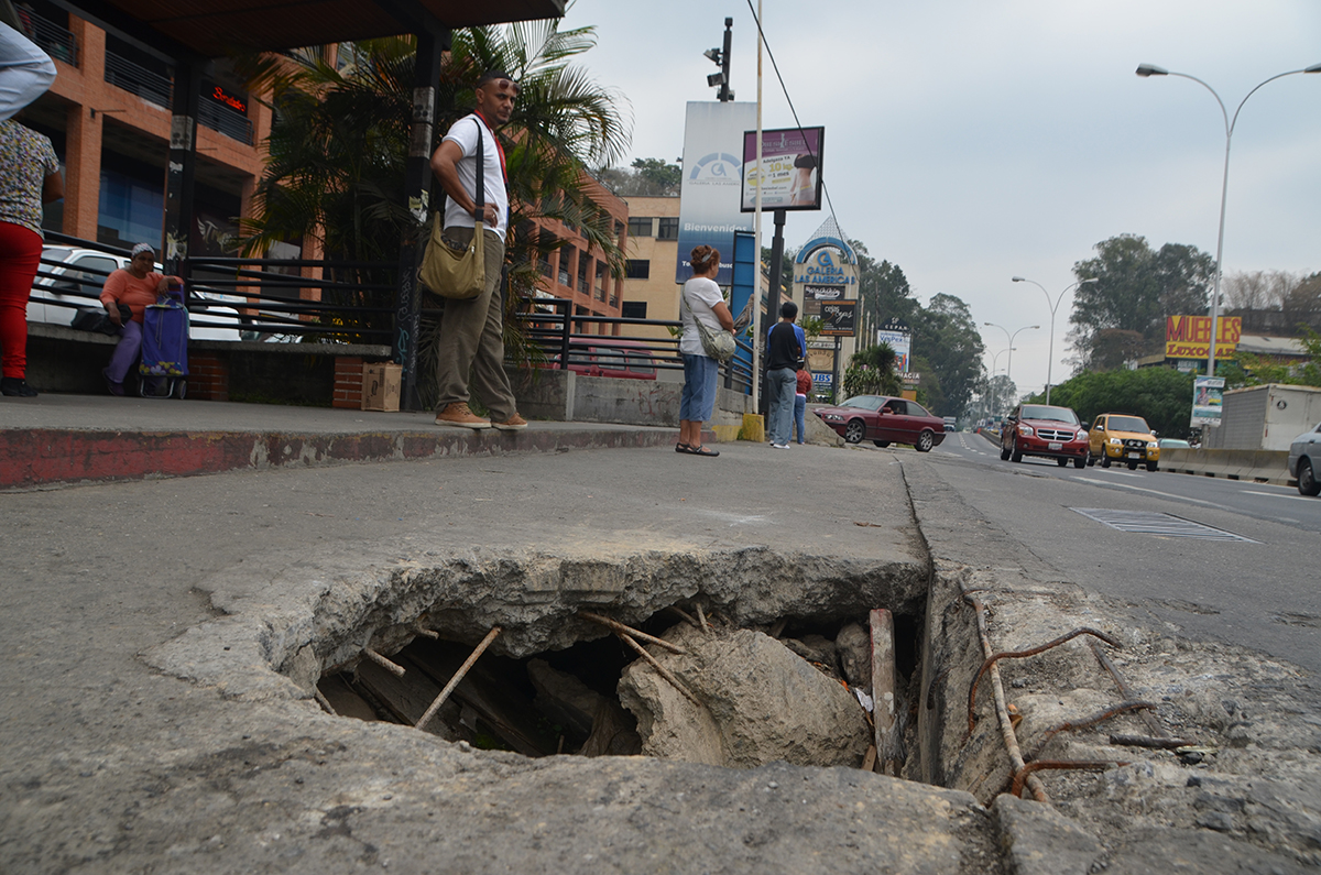 Troneras en la Panamericana alertan a conductores