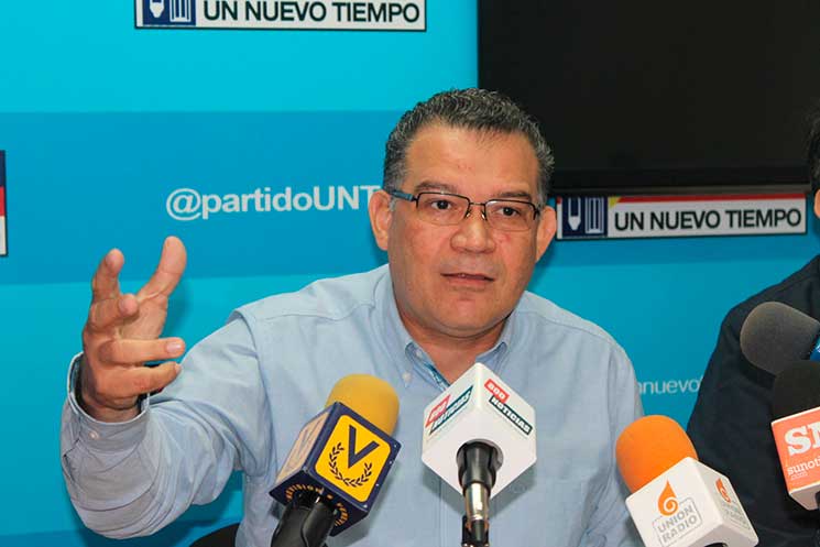 Enrique Márquez dijo cuántas firmas se han recolectado