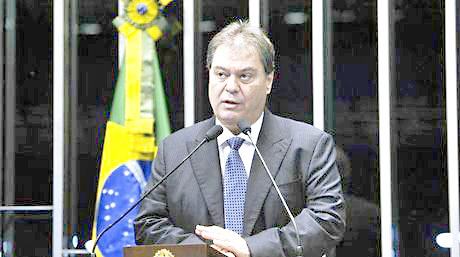 Detienen a exsenador en caso de Petrobras en Brasil