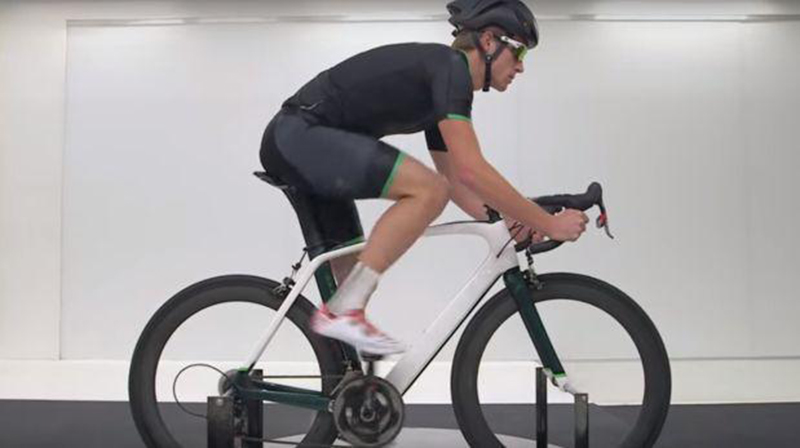 ¿Depilarte las piernas ayuda a ser más rápido en la bicicleta?