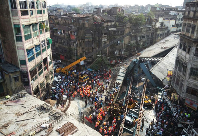 19 muertos en la India tras derrumbe de una autopista