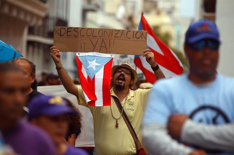 Crisis de Puerto Rico provoca el mayor éxodo poblacional de su historia