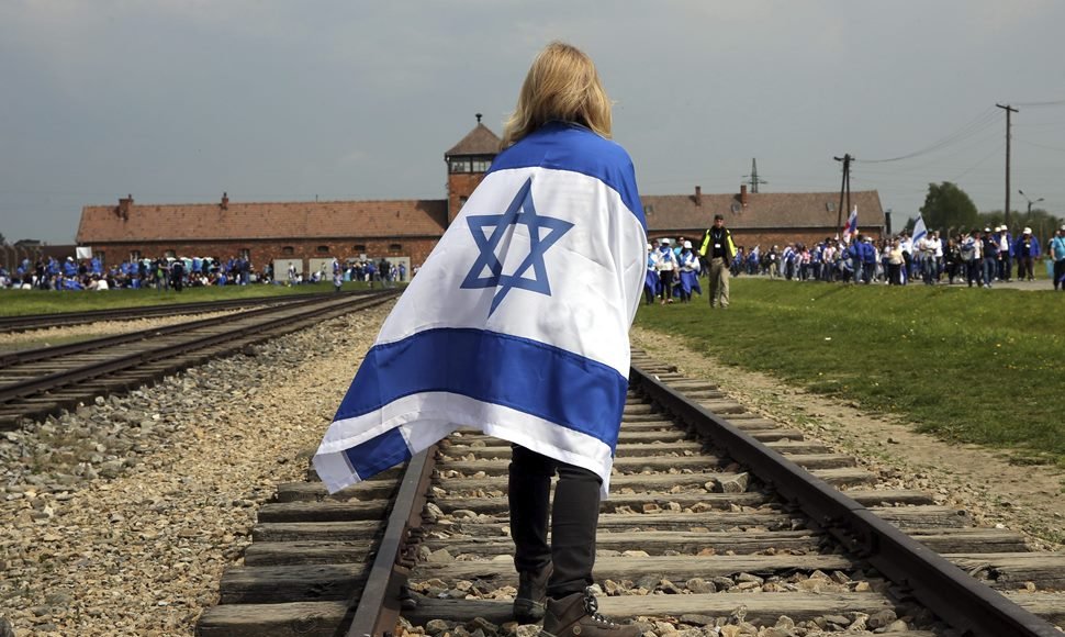 Recuerdan en Auschwitz a víctimas del Holocausto