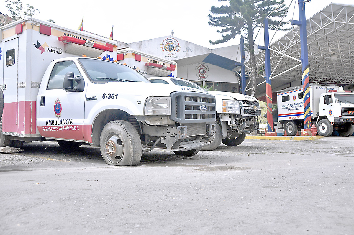 40 ambulancias de los Bomberos están dañadas