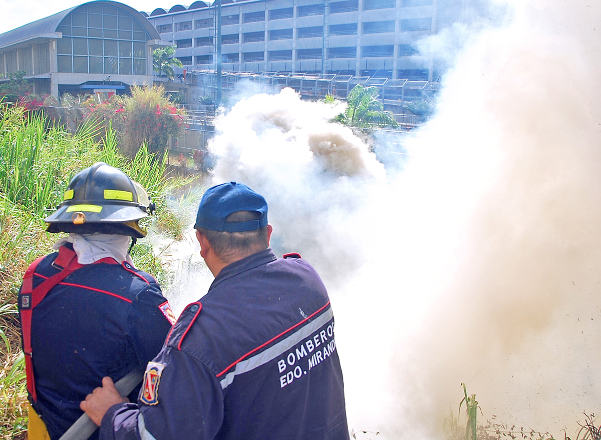 Cuerpo de Bomberos arriba a 37 años de unificación en medio de dificultades