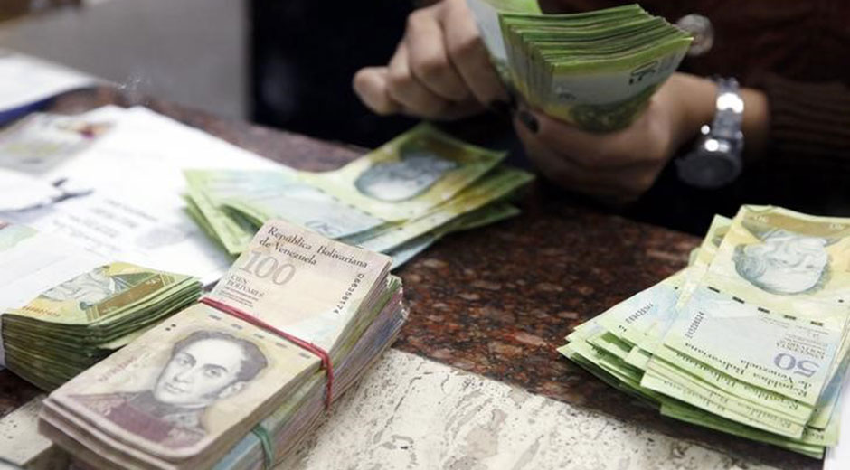 Jubilados de la  Gobernación exigen ajuste de bonos