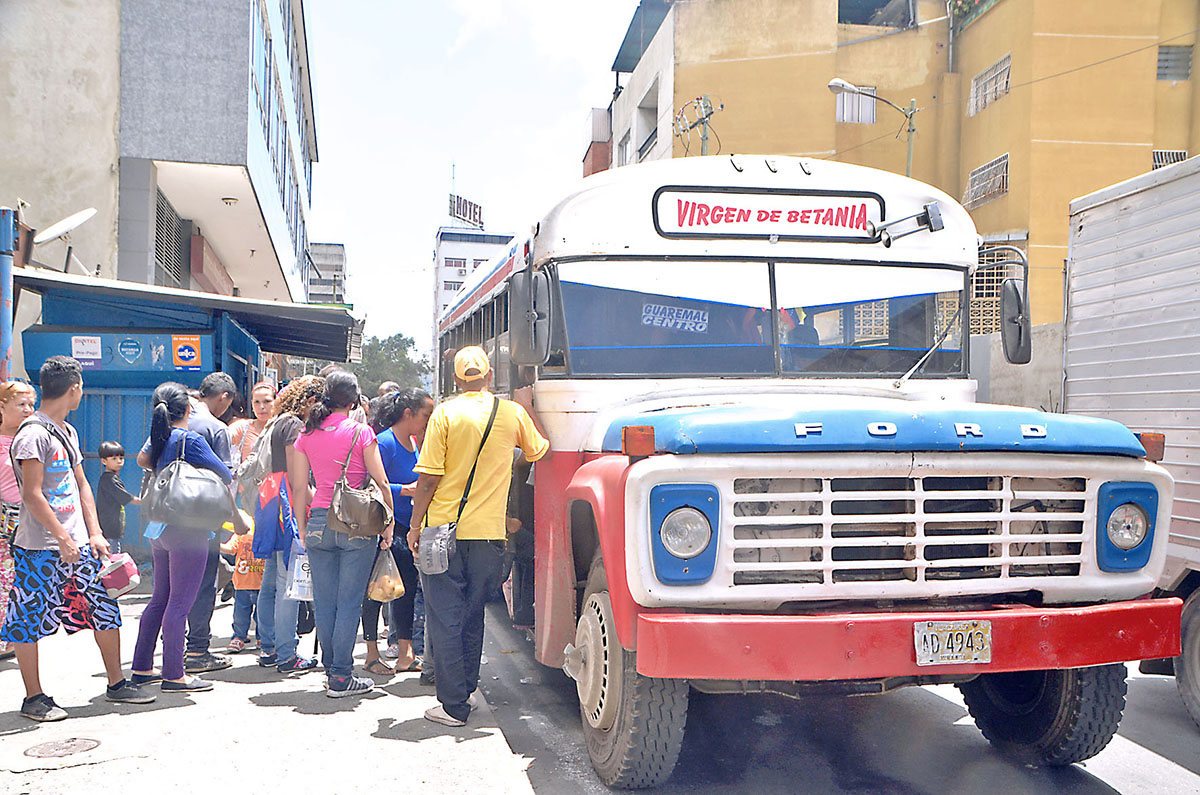 Proponen transferir buses de EPS a la Alcaldía