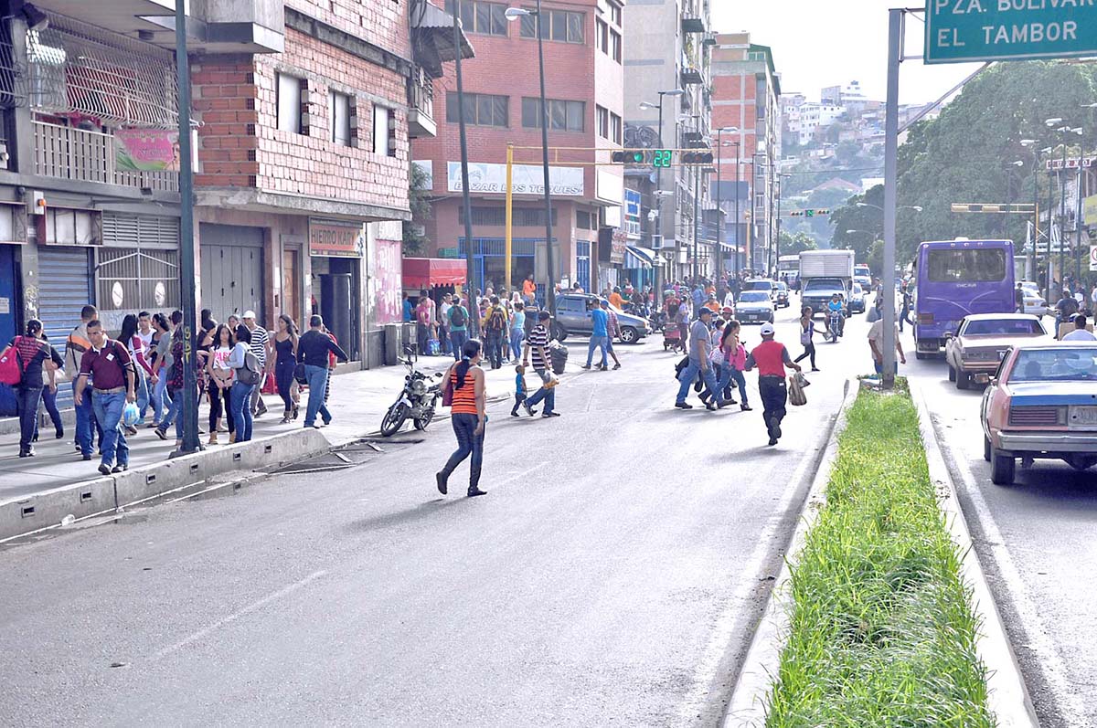 Prohiben a buses suburbanos recoger pasajeros en Los Teques