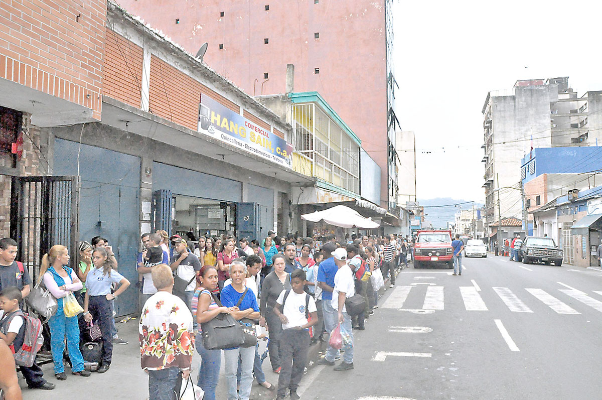 La mitad de unidades de transporte están dañadas