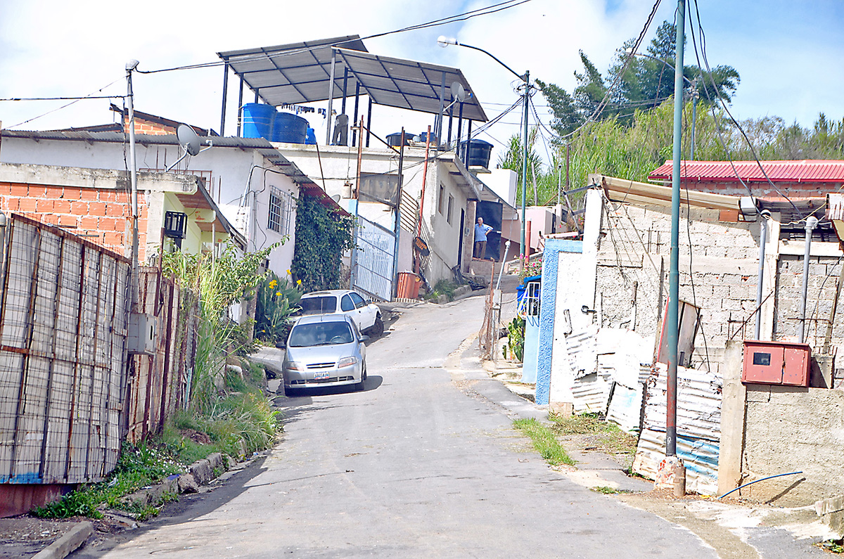 La basura ahoga a vecinos de Los Cedros