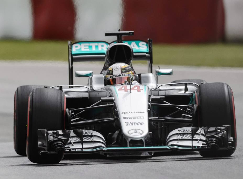 Hamilton marcó mejor tiempo en los entrenamientos de ayer