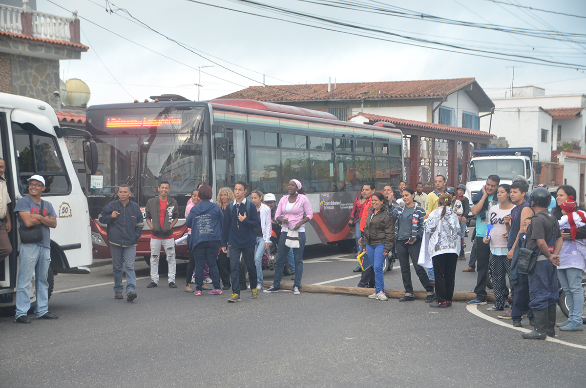 En Las Dalias exigen seguridad