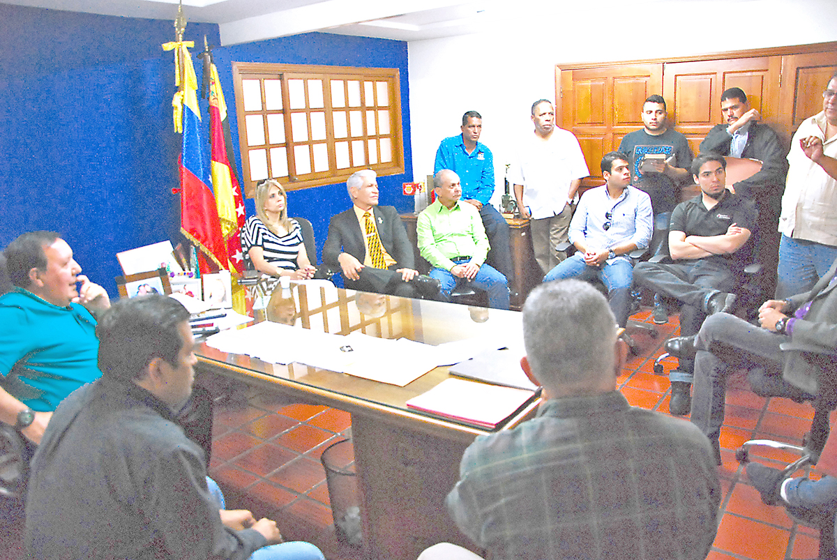 Industriales de Carrizal discuten impuestos con la Alcaldía