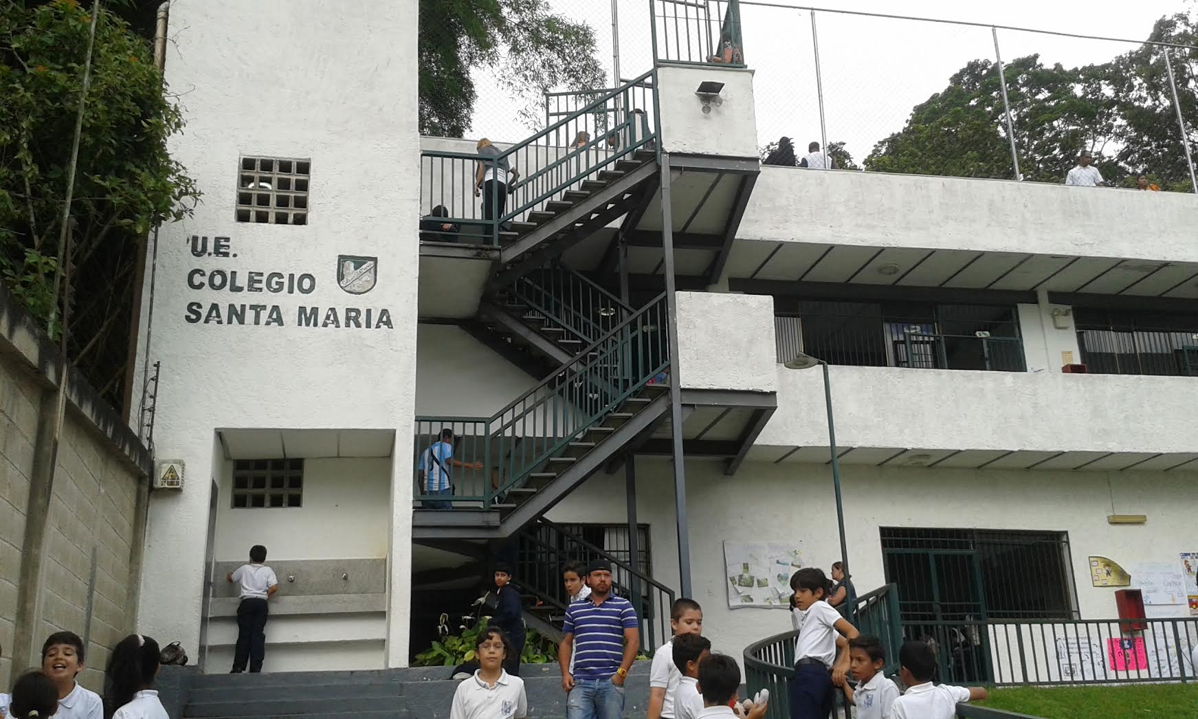 Cierre técnico de la U.E. Colegio Santa María amenaza próximo año escolar de 417 estudiantes