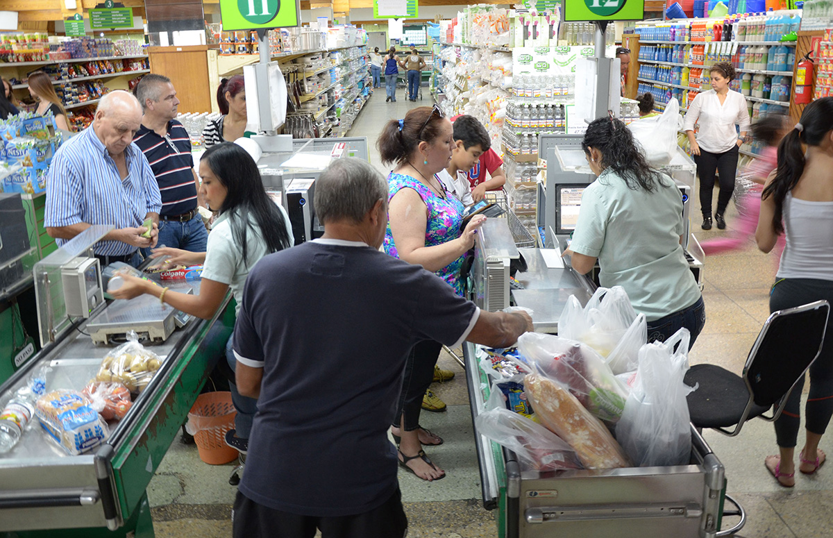 Estantes de supermercados están llenos de chucherías