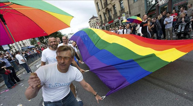 Berlín celebra el día del orgullo gay con un llamado a la tolerancia