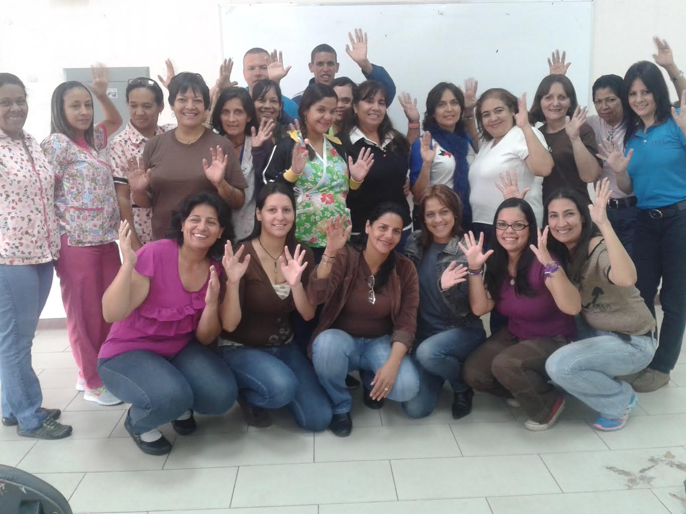 Docentes del Francisco de Miranda culminan primer nivel del taller de lengua de señas venezolanas
