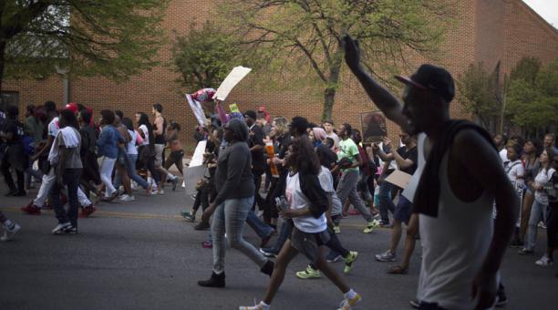 (Video) Protestas en E.E.U.U. por dos nuevas muertes de negros a manos de la policía