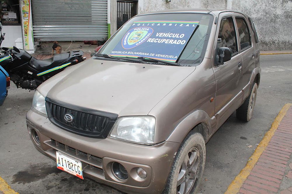 Policarrizal recupera camioneta en La Ladera