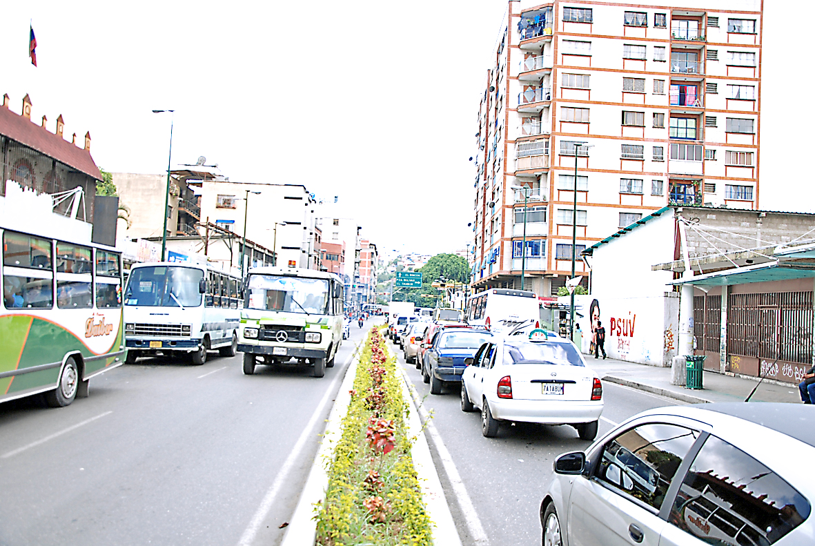 Exigen alumbrado en Avenida Independencia