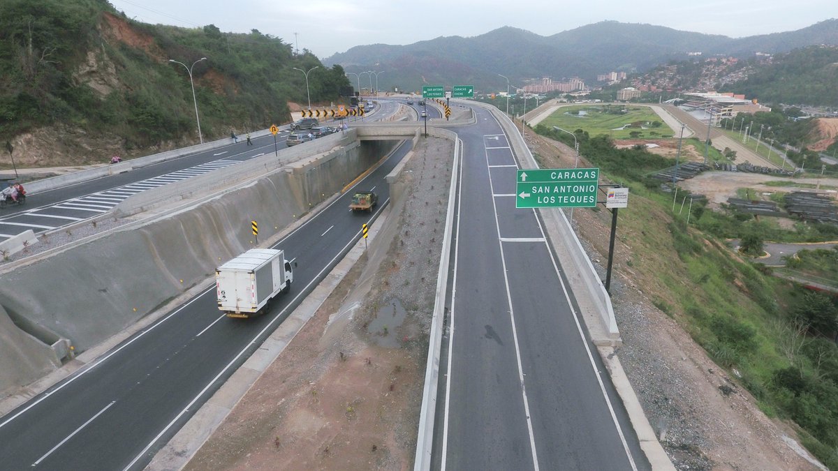 Inaugurado Distribuidor Hugo Chávez en La Panamericana