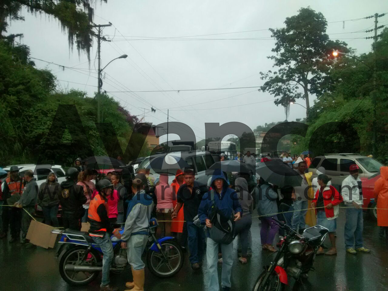 Tranca por las bolsas Clap en Los Teques “Es una burla” Manifestaron