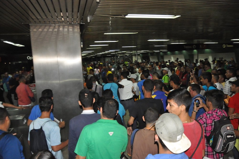 Estación del Metro Plaza Venezuela regresó a la normalidad