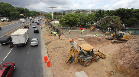 Terminaron de instalar 180 metros de tubería en la Panamericana